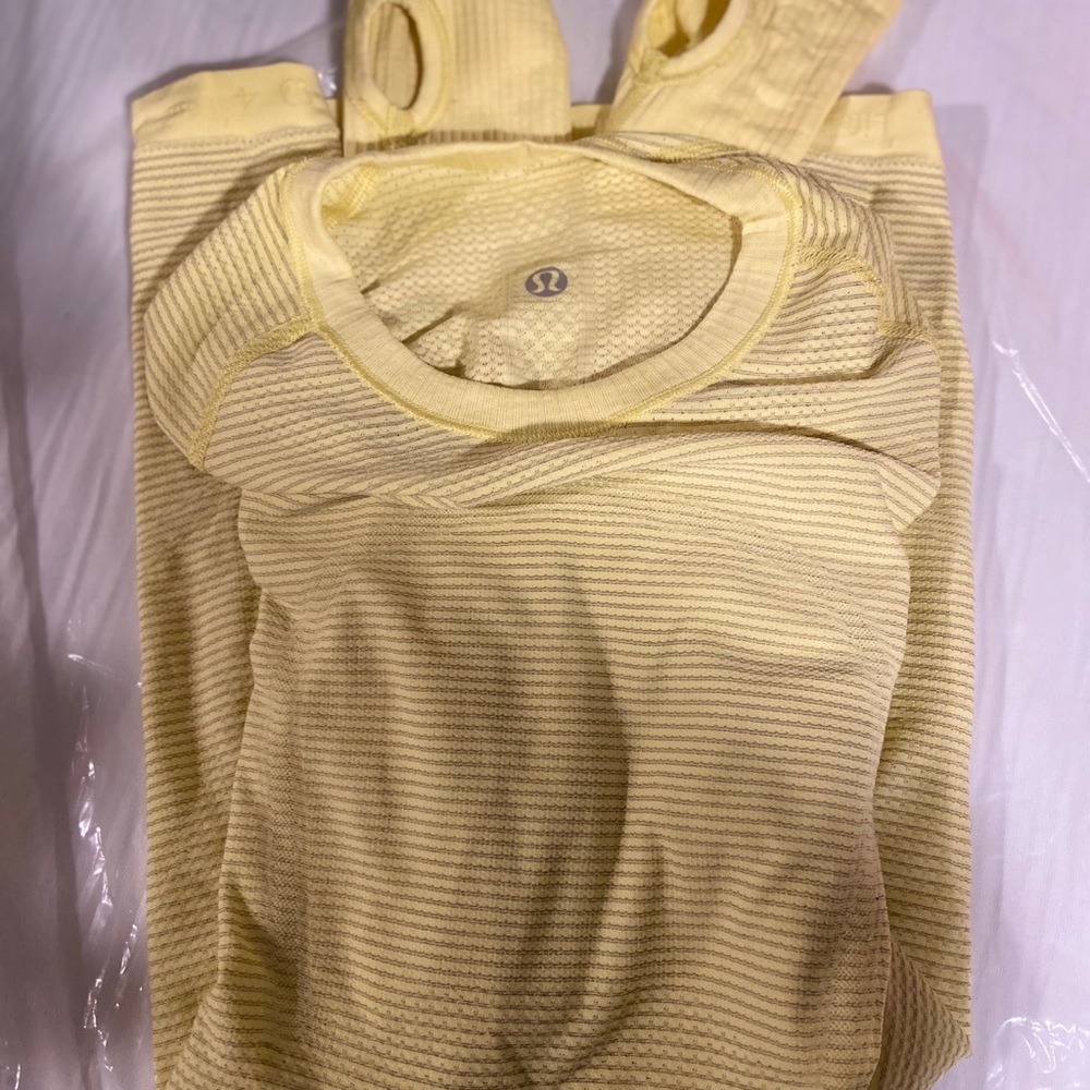 Lululemon long sleeve workout top